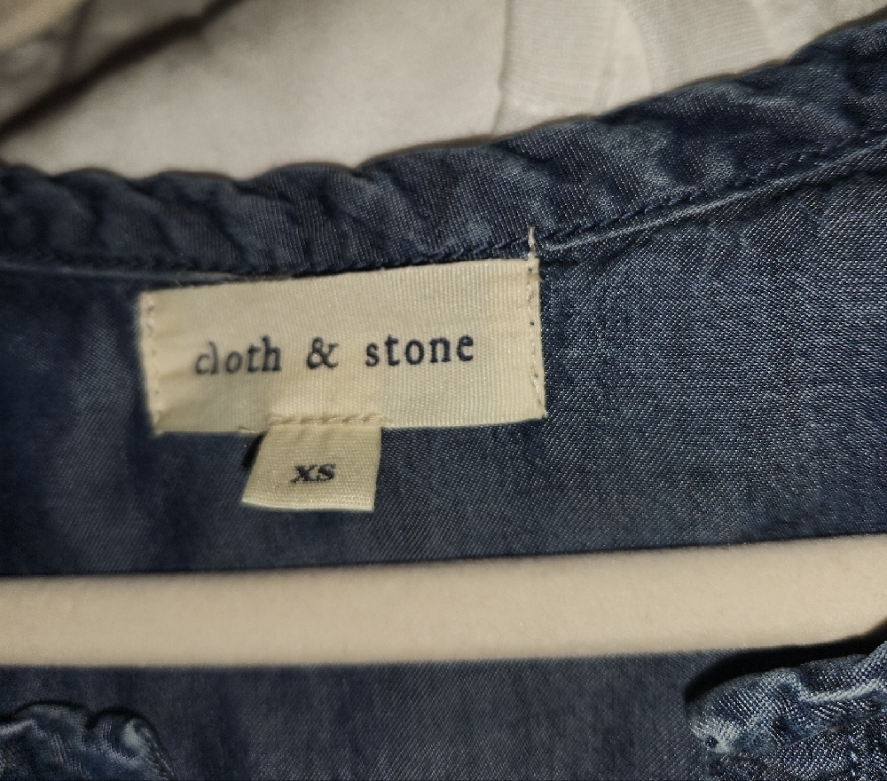 Cloth & Stone Indigo V-Neck Blouse - Picture 3 of 3